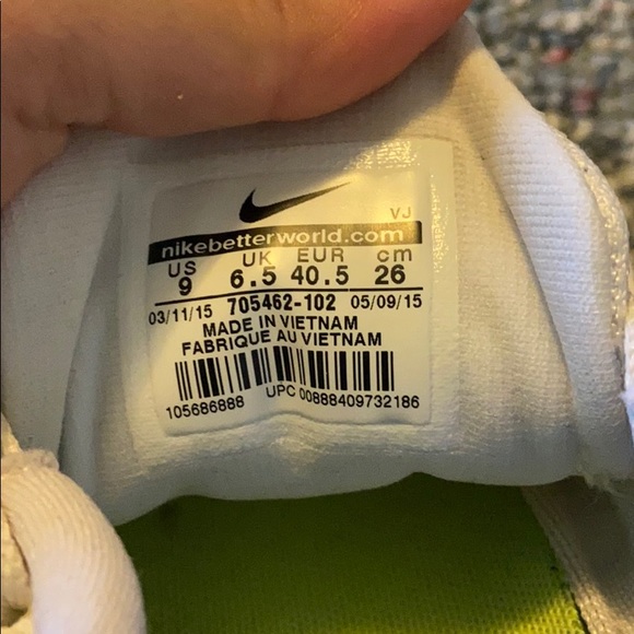 Nike Shoe - Picture 4 of 4